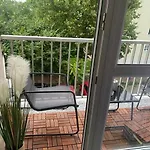 شقة Appartement T2 Renove Avec Balcon Et Parking *