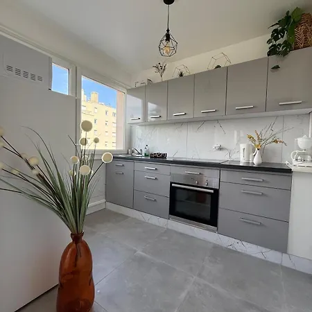 Lejlighed T2 Renove Avec Balcon Et Parking *